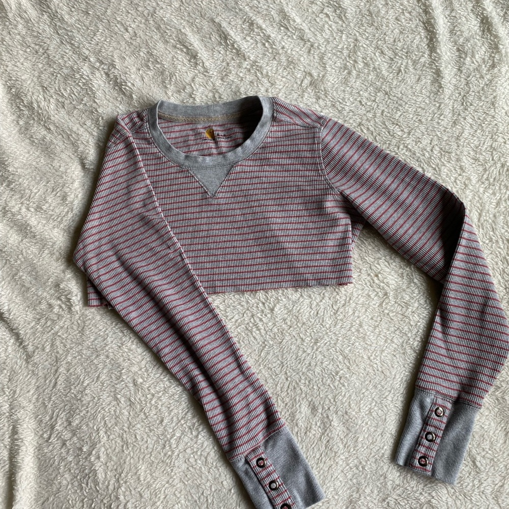 Carhartt•red and gray stripes,crop top• size small